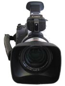 Pohled zepředu na kameru Canon XM2 (Klikni pro zvětšení)