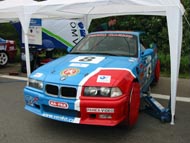 Závodní BMW-M3 před startem (Klikni pro zvětšení)