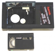 Adaptér VHS/VHS-C k vložení do videorekordéru VHS   