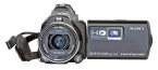 Videokamera Sony HDR-PJ810 s vyklopeným LCD zepředu