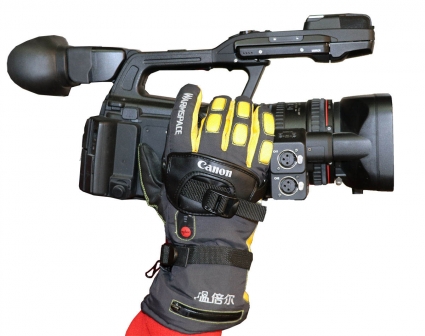 Vyhřívané rukavice s videokamerou Canon XF300 